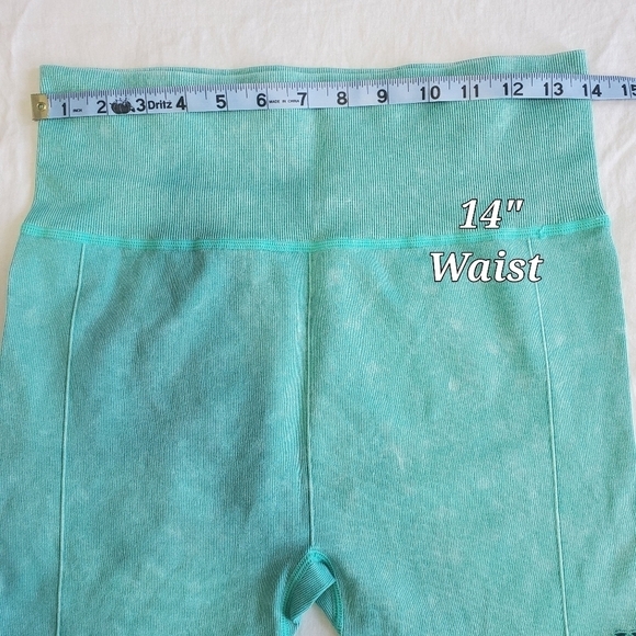 NINE West Active Mint Green Biker Gym Athletic Workout Shorts Cutouts Large XL - Picture 6 of 11